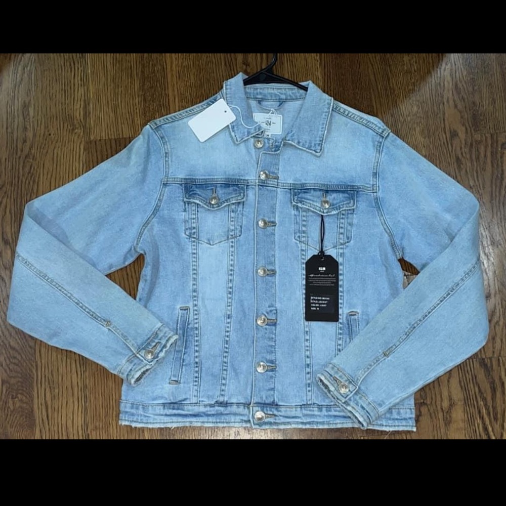 🌸 LIGHT COLORED DENIM JACKET🌸